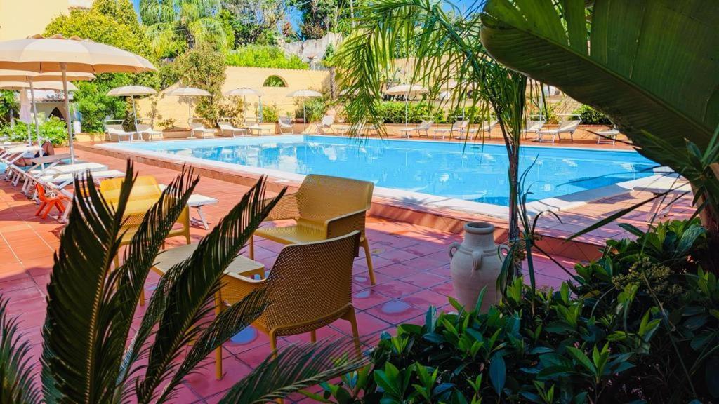 Hotel Grotticelle Капо Ватикано Екстериор снимка